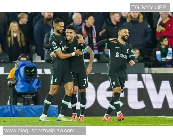 迪亚斯德甲前15轮进球17个仅次于凯恩英超单赛季参与进球最多纪录为18个